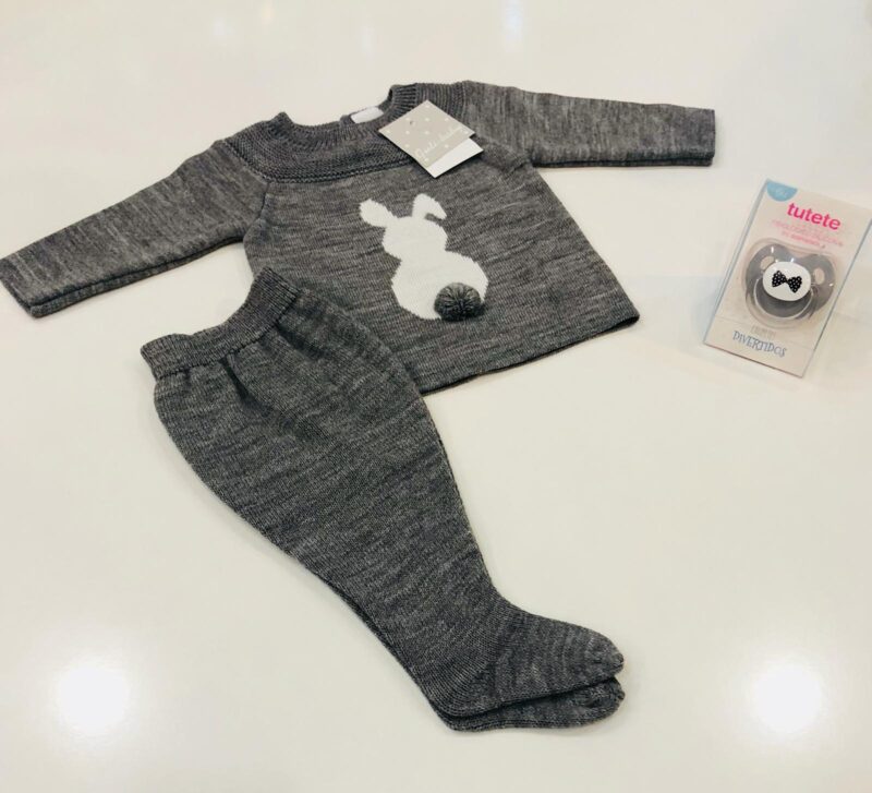 Compleu gri din tricot cu iepuras alb Guti-baby